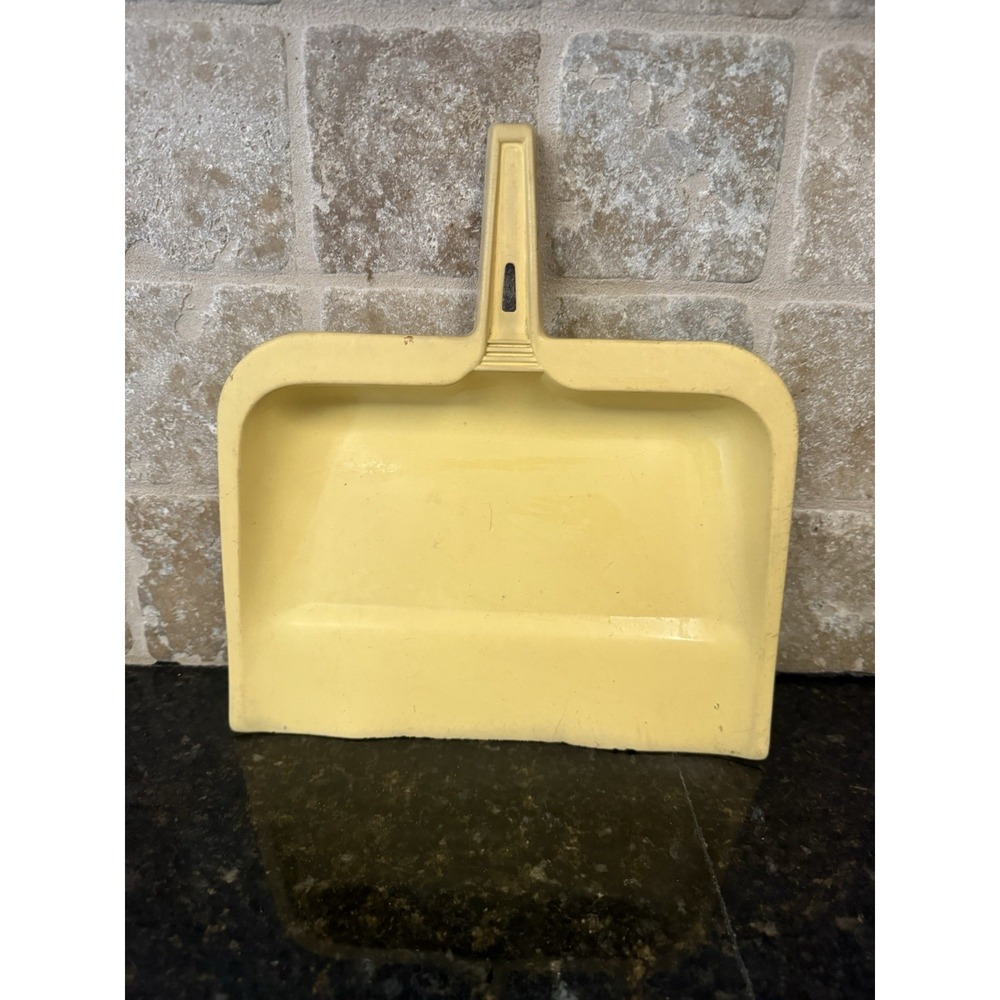 Vintage Rubbermaid‎ Dust Pan Heavy Hard Rubber #2003 19 Yellow